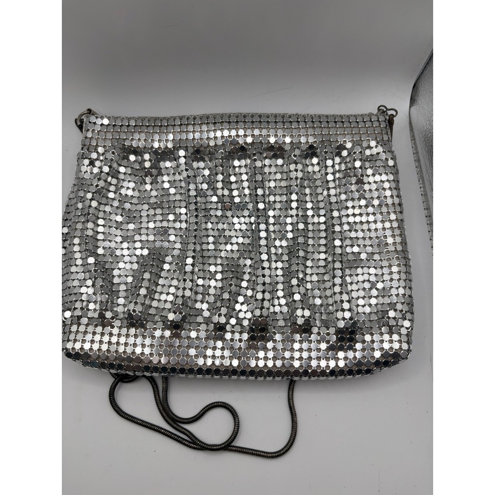Vintage Silver Metallic Mesh Clutch Purse Snake Chain Strap